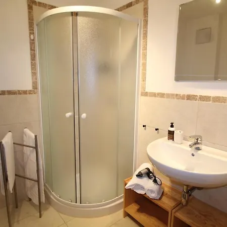 Dolcevita - With 2 Bedrooms, 2 Bathrooms, Near Slope Lägenhet